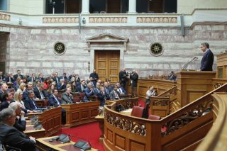 Εσωκομματική κριτική σε τρεις κατευθύνσεις
